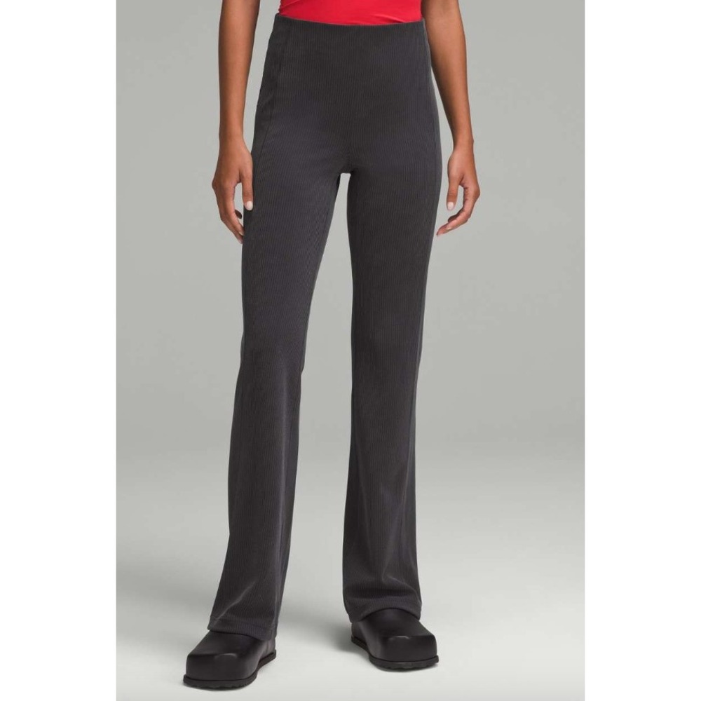 Lululemon Ribbed Softstreme Flared Pant 8 Regular Black Gray High Rise W5GVKS